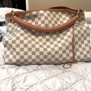 Artsy looks fresh in supple Damier Azur canvas.